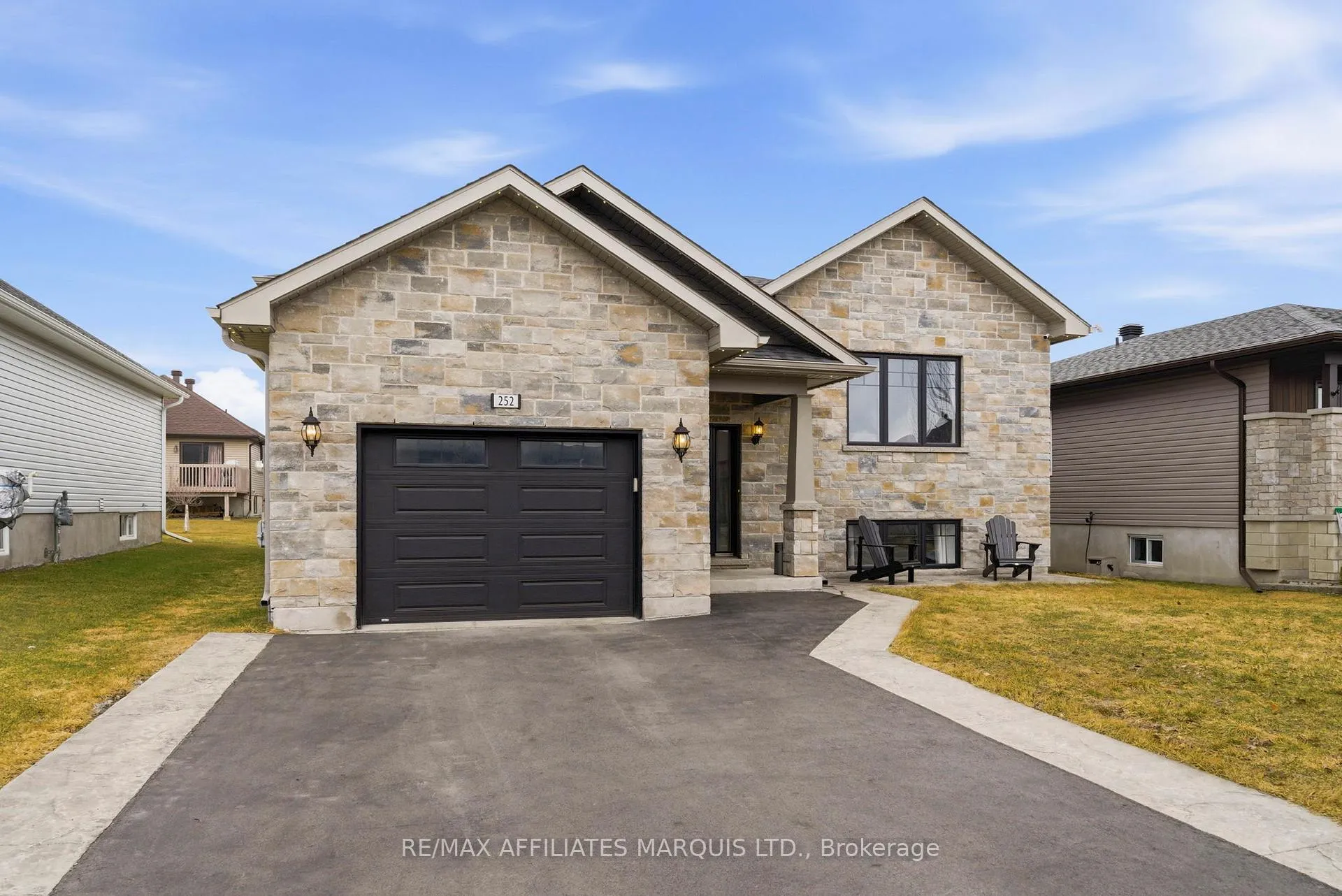 Photo 2 of 252 Eastport Drive, Cornwall — HOMEH