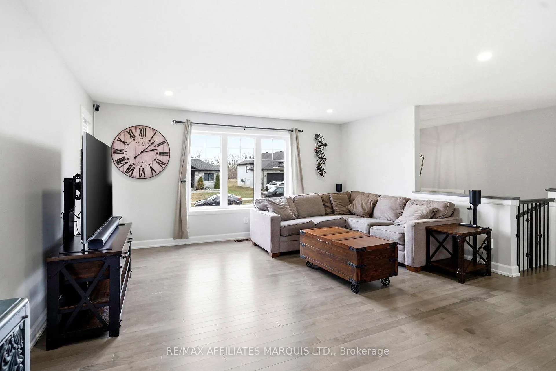 Photo 7 of 252 Eastport Drive, Cornwall — HOMEH