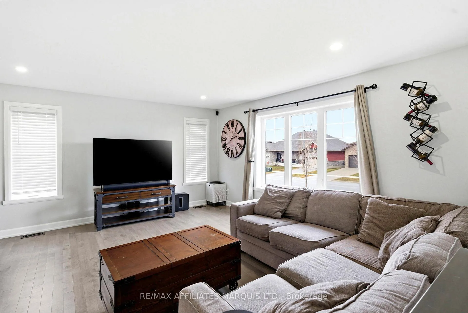 Photo 10 of 252 Eastport Drive, Cornwall — HOMEH