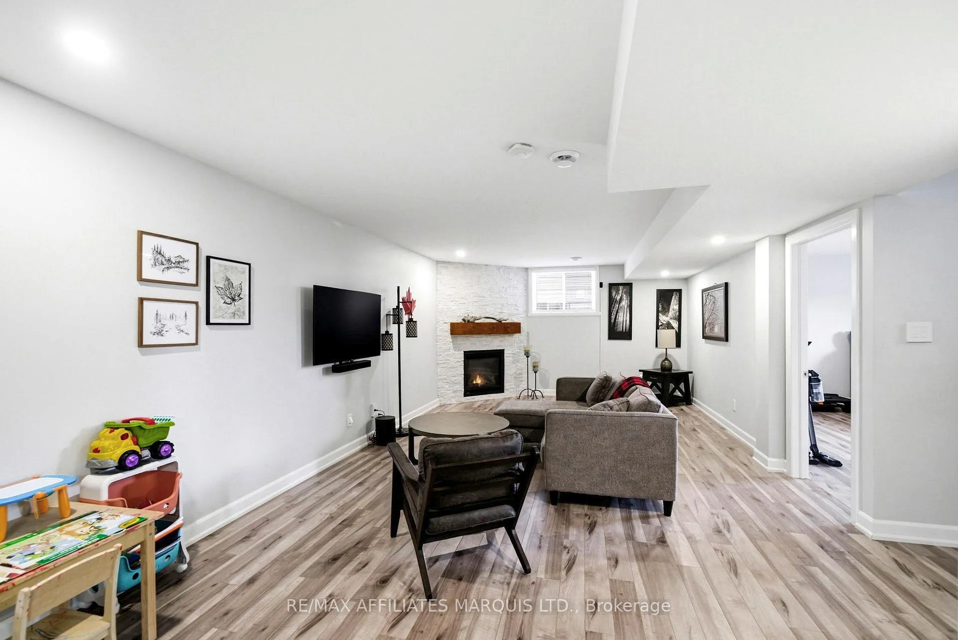 Photo 24 of 252 Eastport Drive, Cornwall — HOMEH