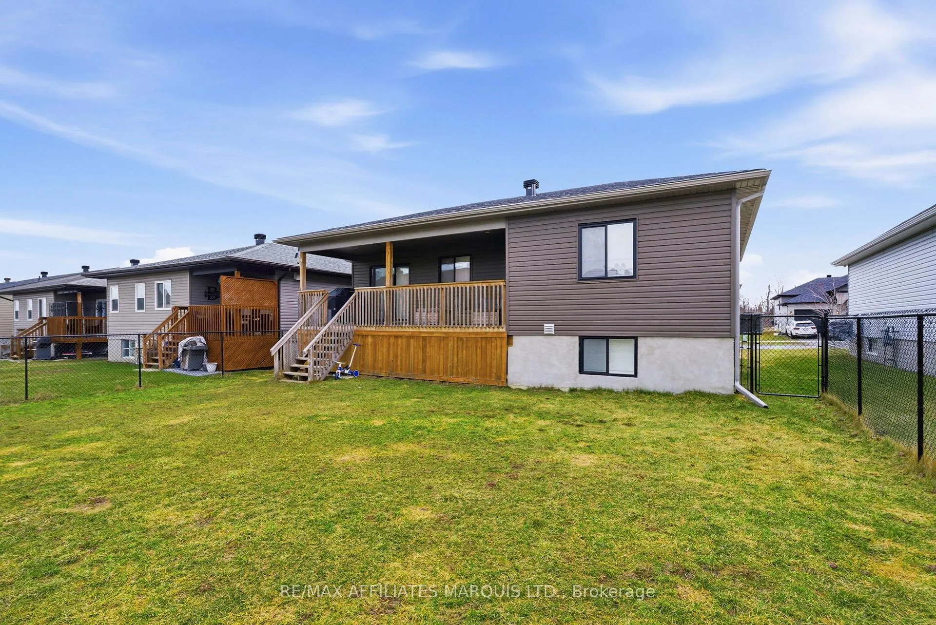 Photo 37 of 252 Eastport Drive, Cornwall — HOMEH