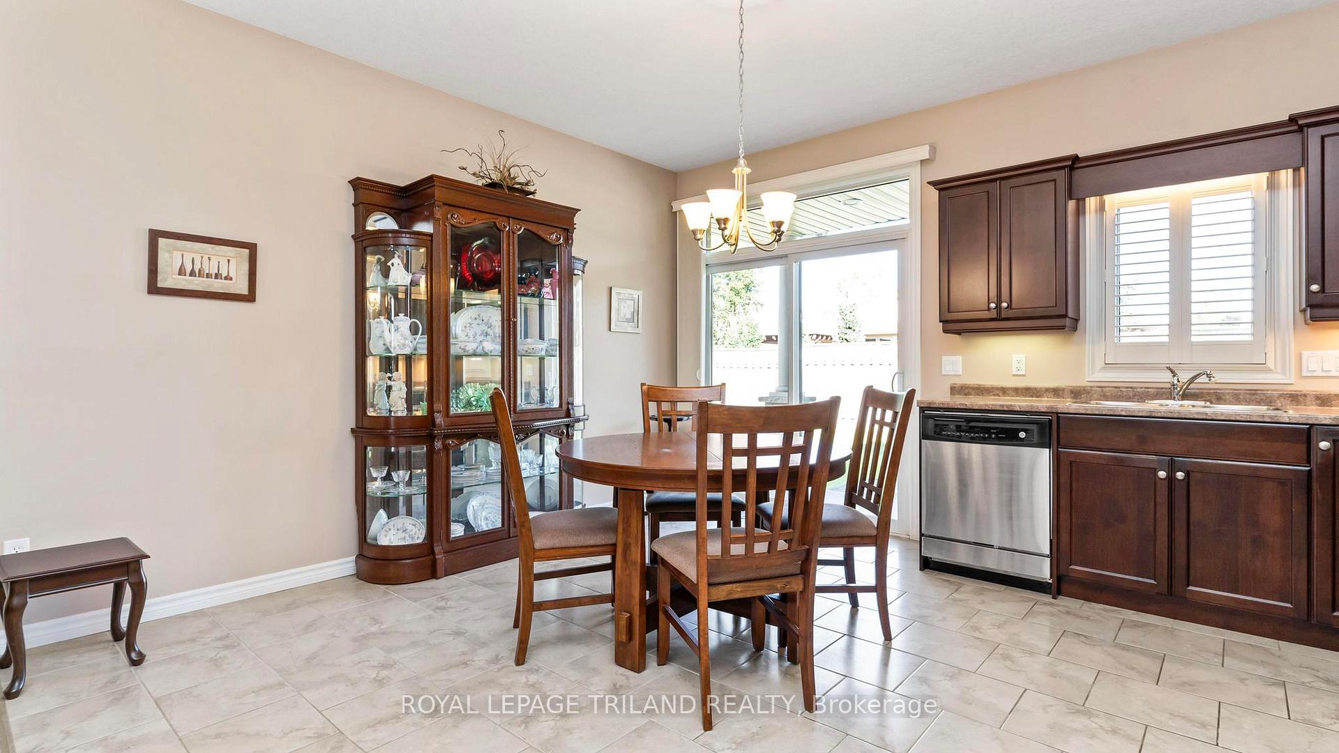 Photo 10 of Unit 5, 100 Southgate Parkway, St. Thomas — HOMEH