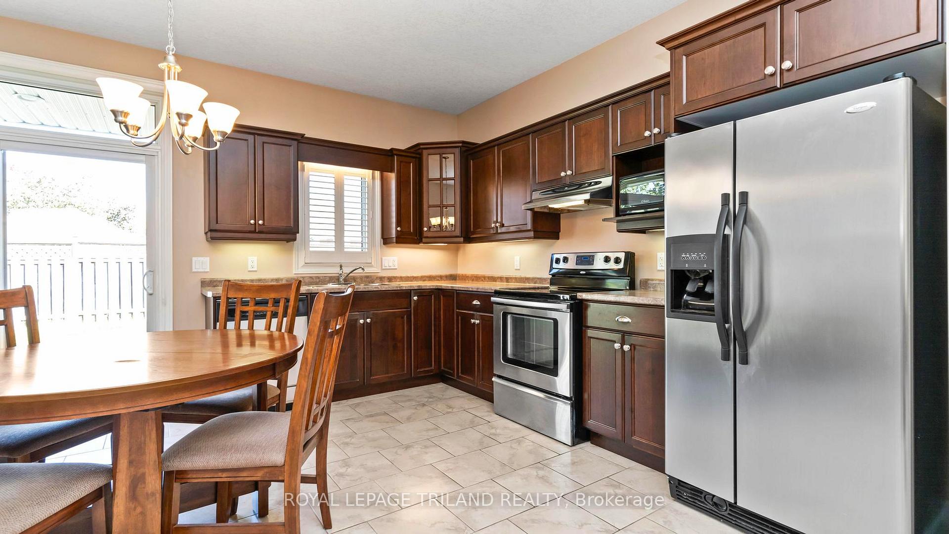 Photo 11 of Unit 5, 100 Southgate Parkway, St. Thomas — HOMEH