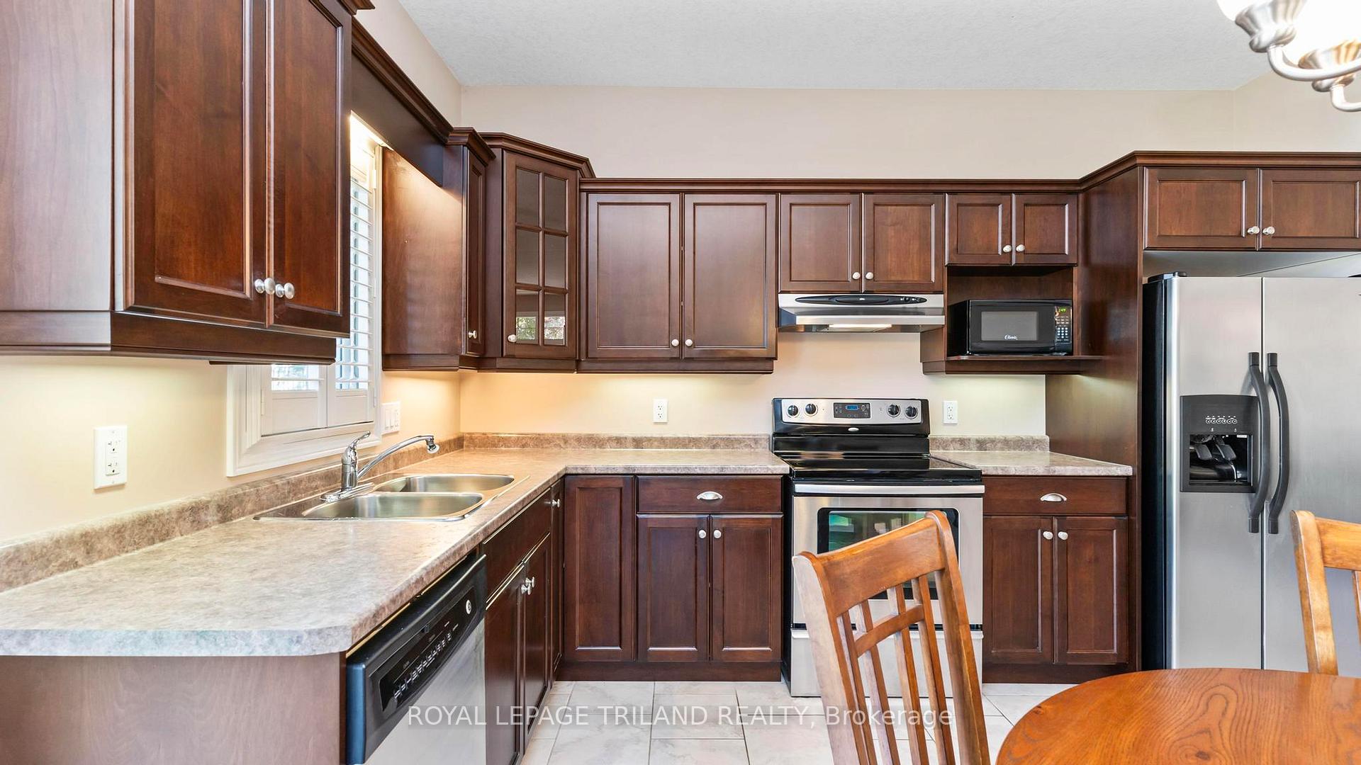 Photo 12 of Unit 5, 100 Southgate Parkway, St. Thomas — HOMEH