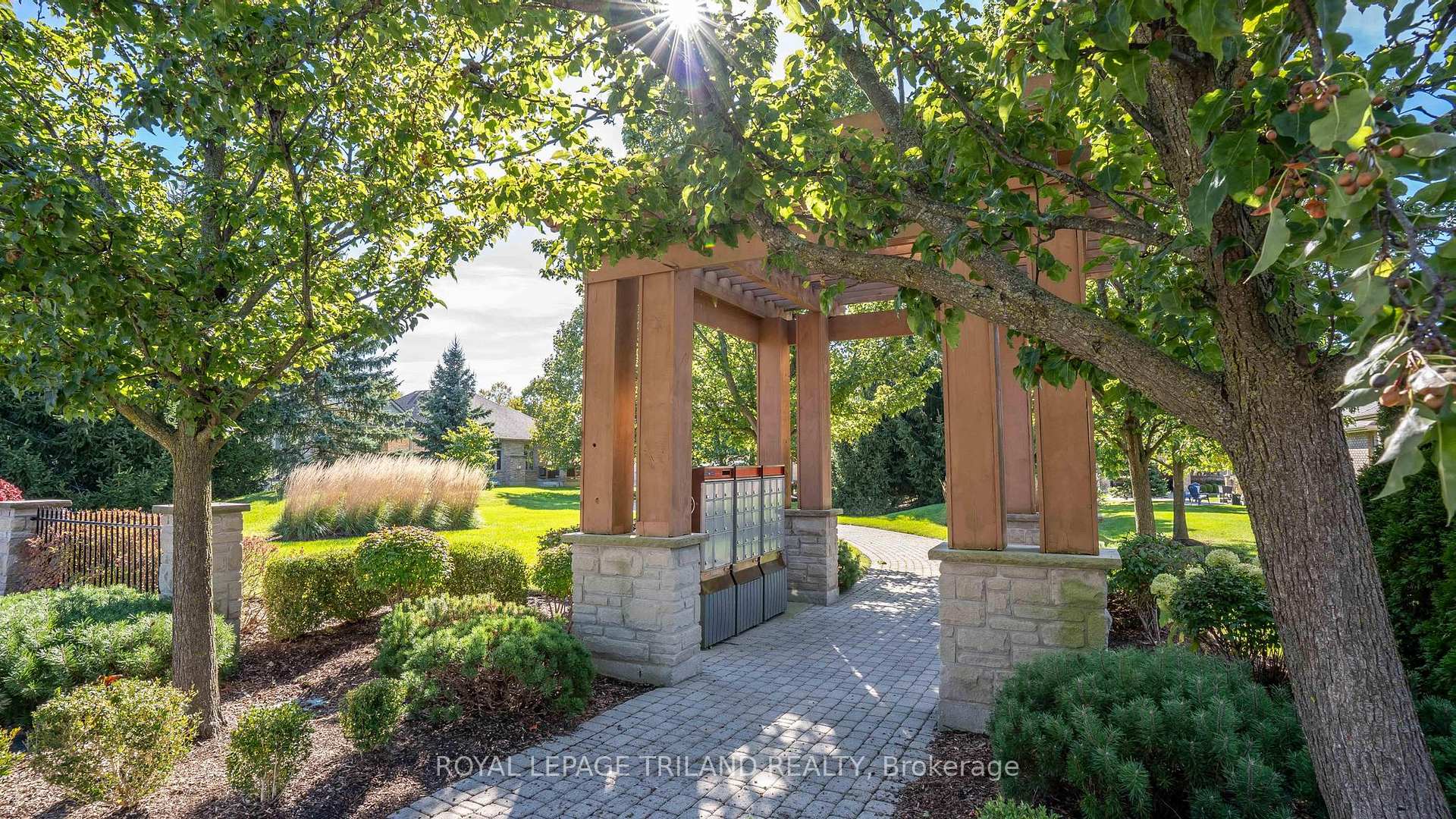 Photo 31 of Unit 5, 100 Southgate Parkway, St. Thomas — HOMEH