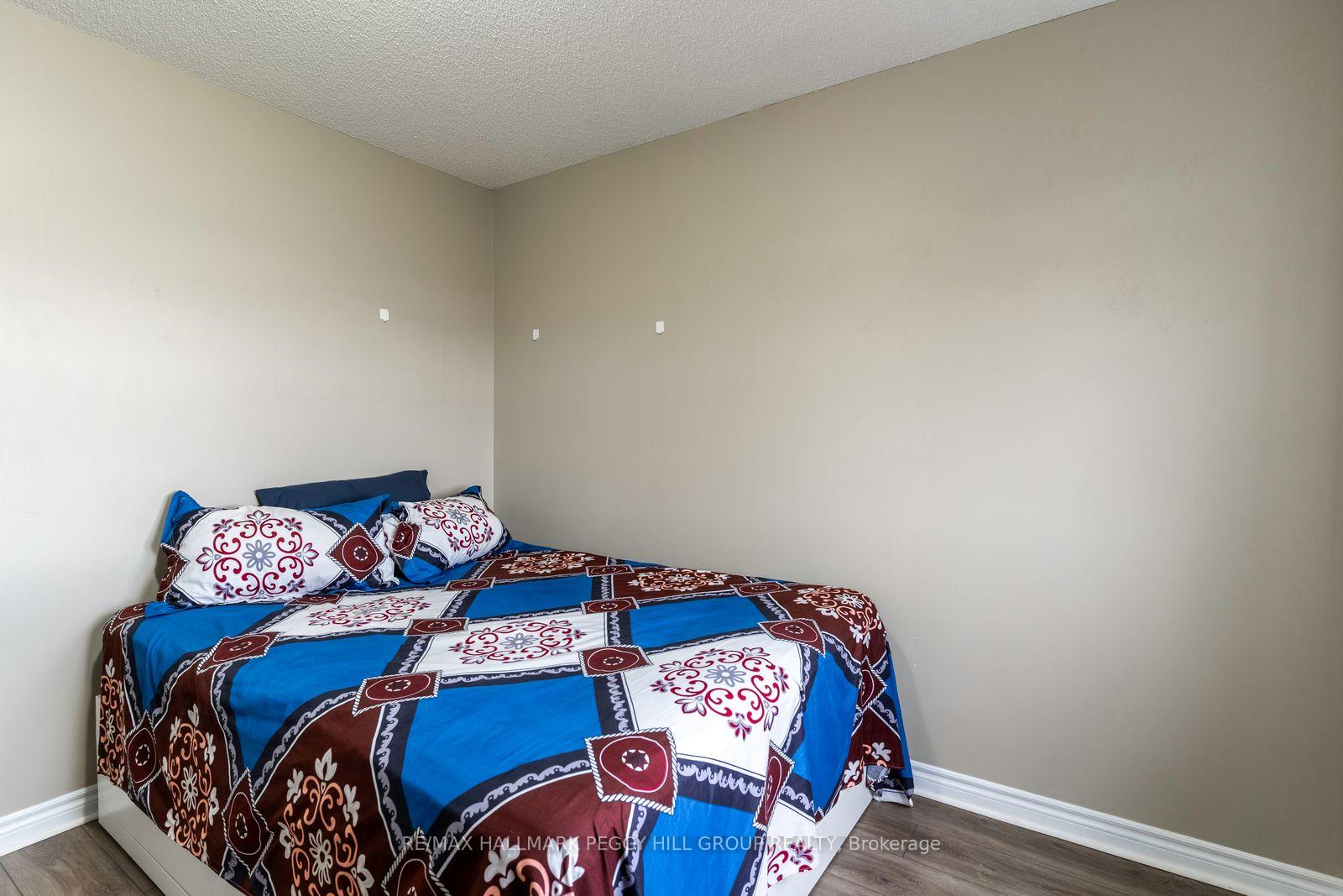 Photo 8 of Unit 2, 141 Sydenham Wells, Barrie, Georgian Drive — HOMEH