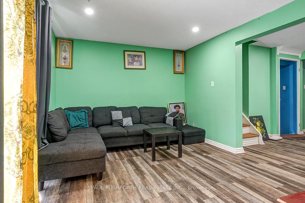 Photo 5 of 33 Corley Private, Ottawa, Heron Gate/Industrial Park — HOMEH