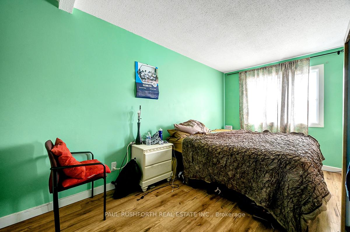 Photo 7 of 33 Corley Private, Ottawa, Heron Gate/Industrial Park — HOMEH