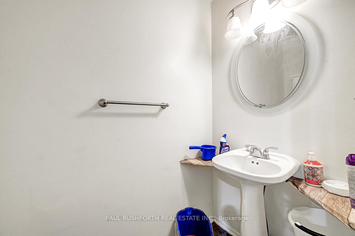 Photo 13 of 33 Corley Private, Ottawa, Heron Gate/Industrial Park — HOMEH
