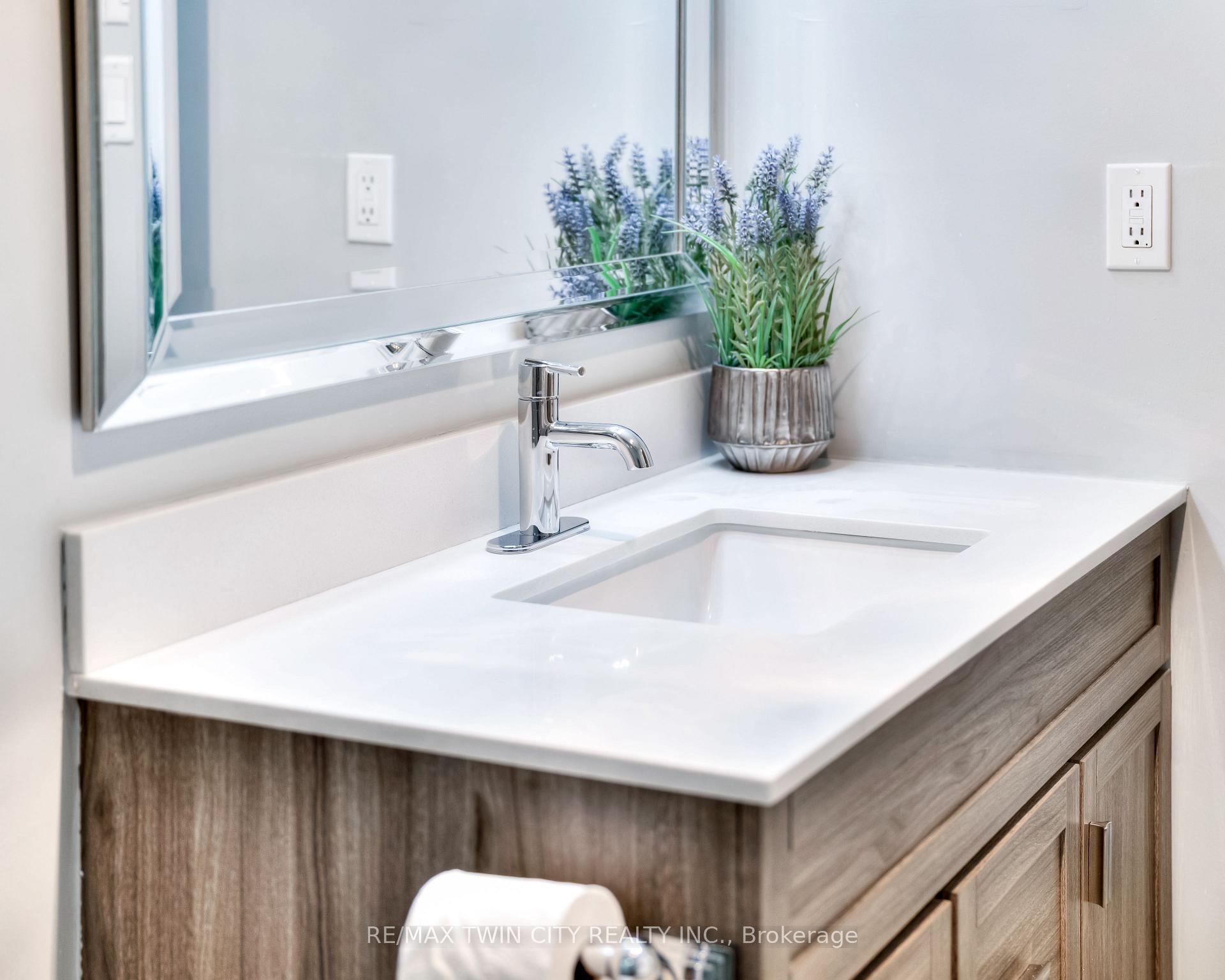 Photo 7 of Unit 504, 1414 King Street E, Kitchener — HOMEH