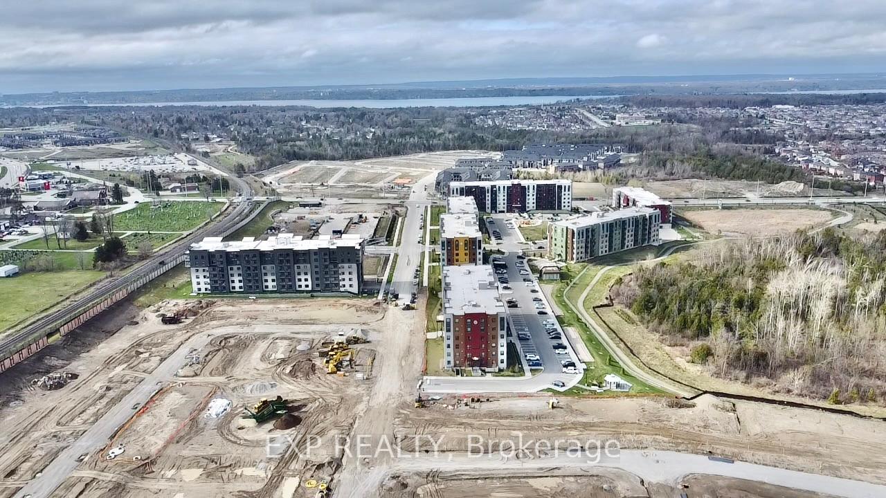 Photo 5 of Unit 206, 10 Culinary Lane, Barrie, Rural Barrie Southeast — HOMEH