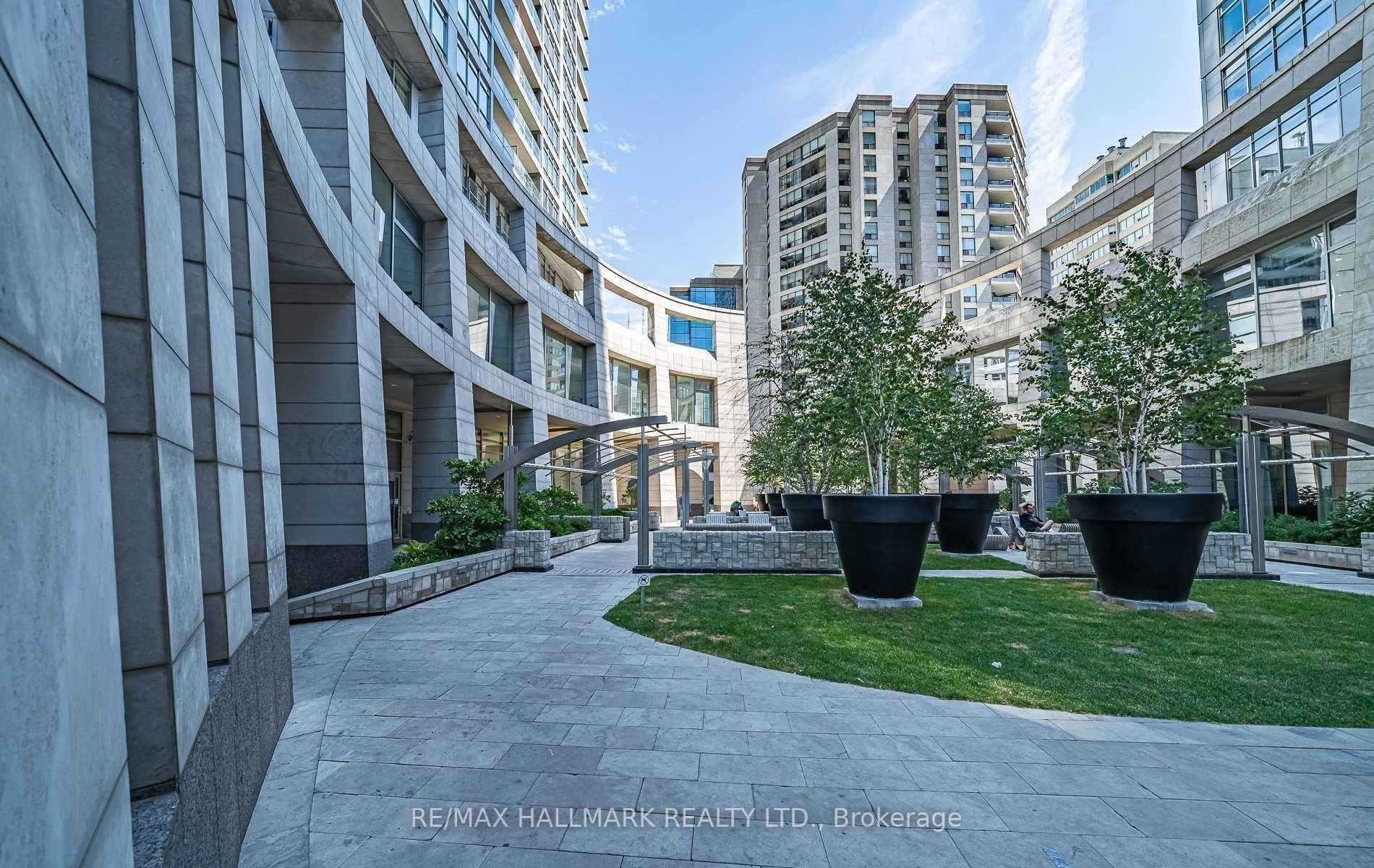 Photo 12 of Unit 709, 2191 Yonge Street, Toronto, Mount Pleasant West — HOMEH