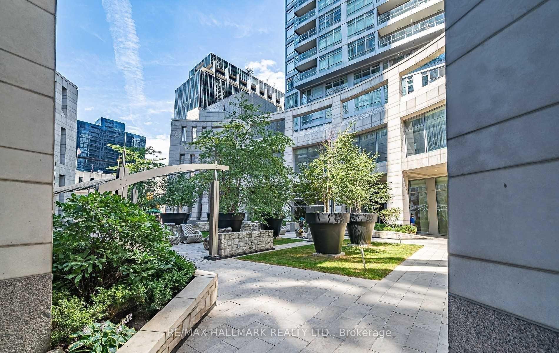Photo 8 of Unit 709, 2191 Yonge Street, Toronto, Mount Pleasant West — HOMEH