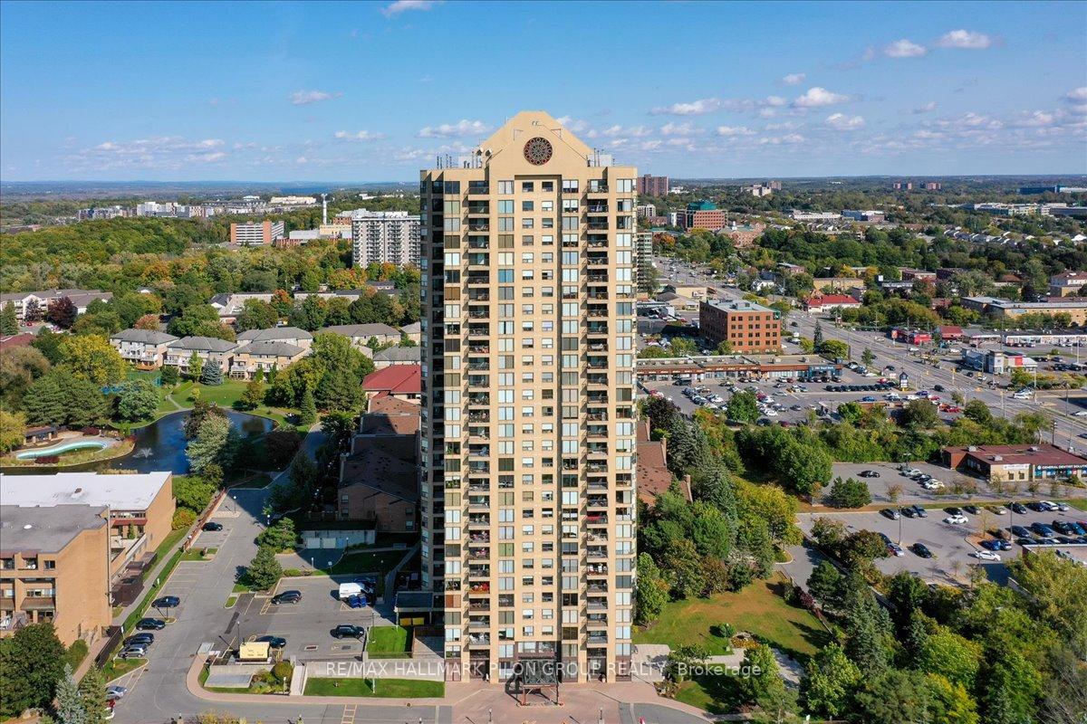 Photo 1 of Unit 1105, 545 St Laurent Boulevard, Ottawa, Viscount Alexander Park — HOMEH