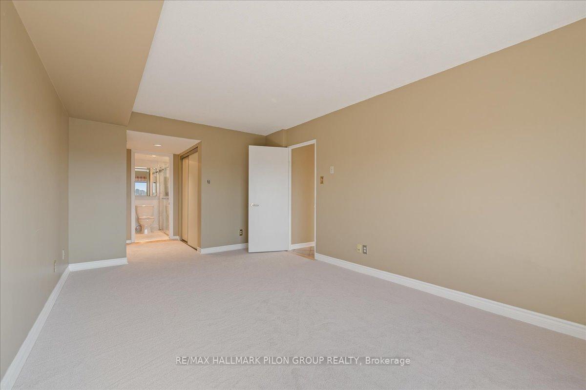Photo 13 of Unit 1105, 545 St Laurent Boulevard, Ottawa, Viscount Alexander Park — HOMEH