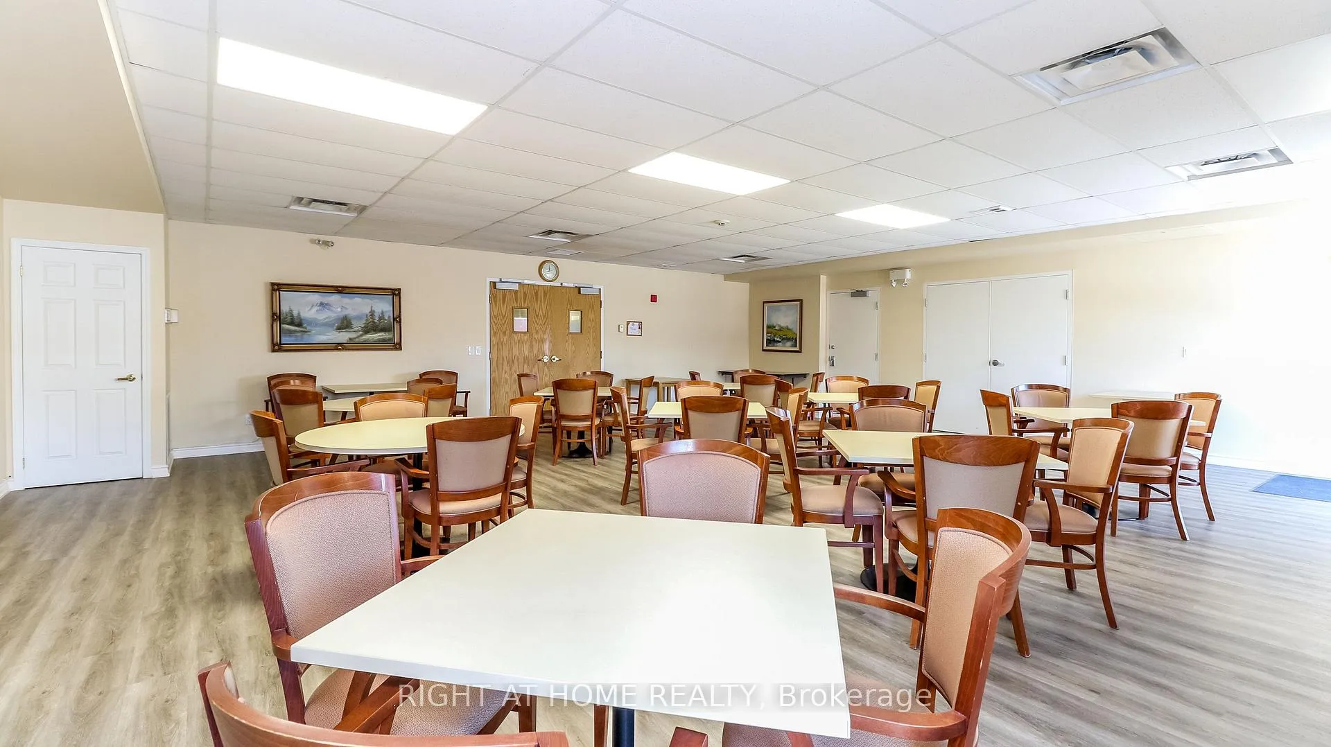 Photo 8 of Unit 402, 94 Dean Avenue, Barrie, Painswick South — HOMEH