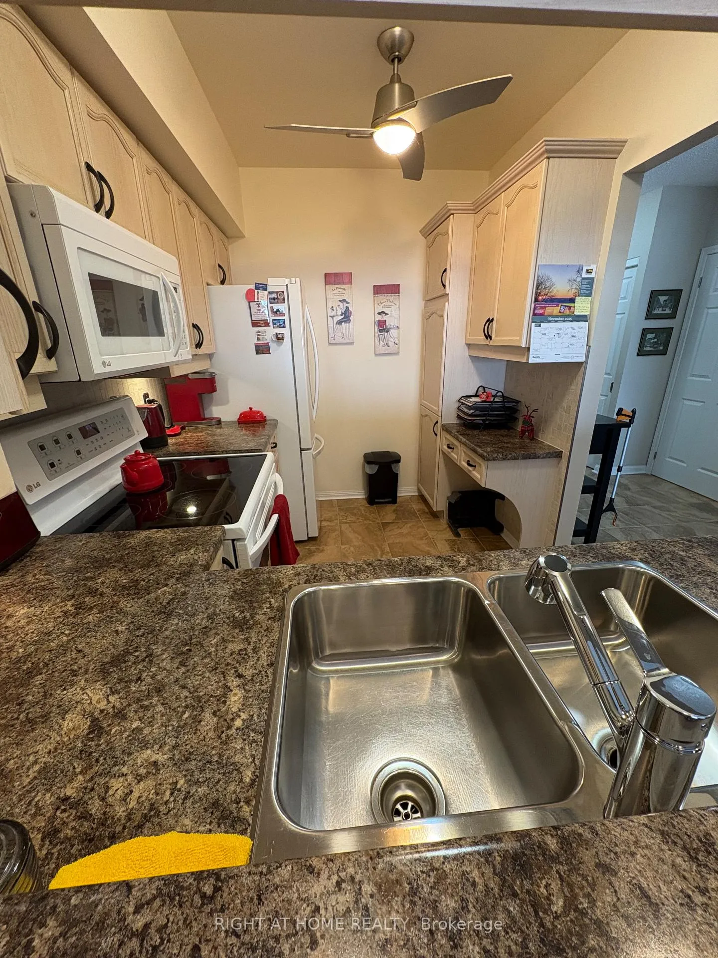 Photo 35 of Unit 402, 94 Dean Avenue, Barrie, Painswick South — HOMEH