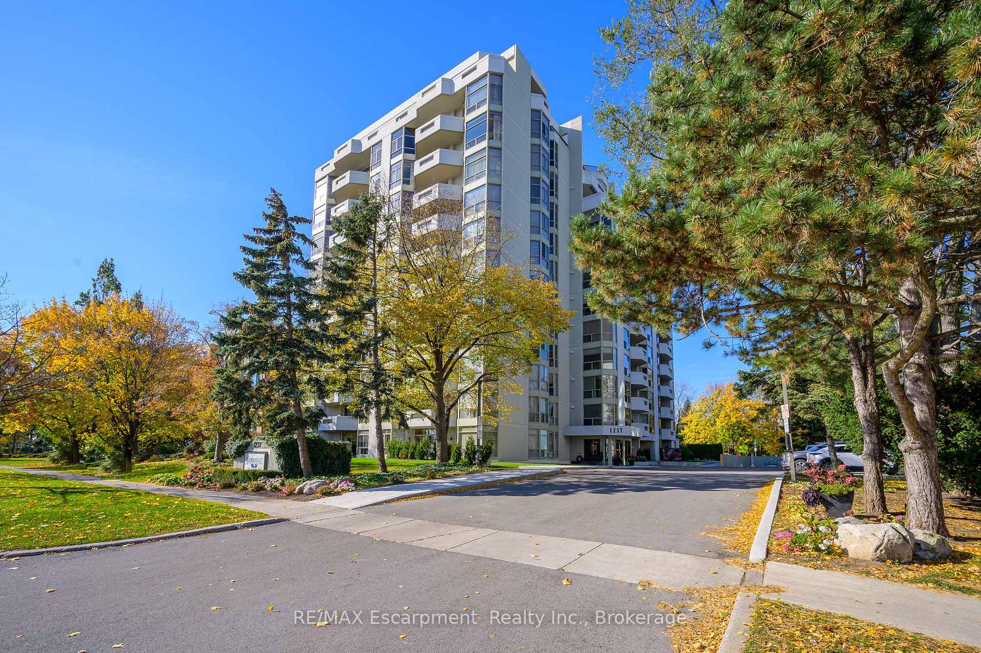 Front of Unit 301, 1237 North Shore Boulevard E