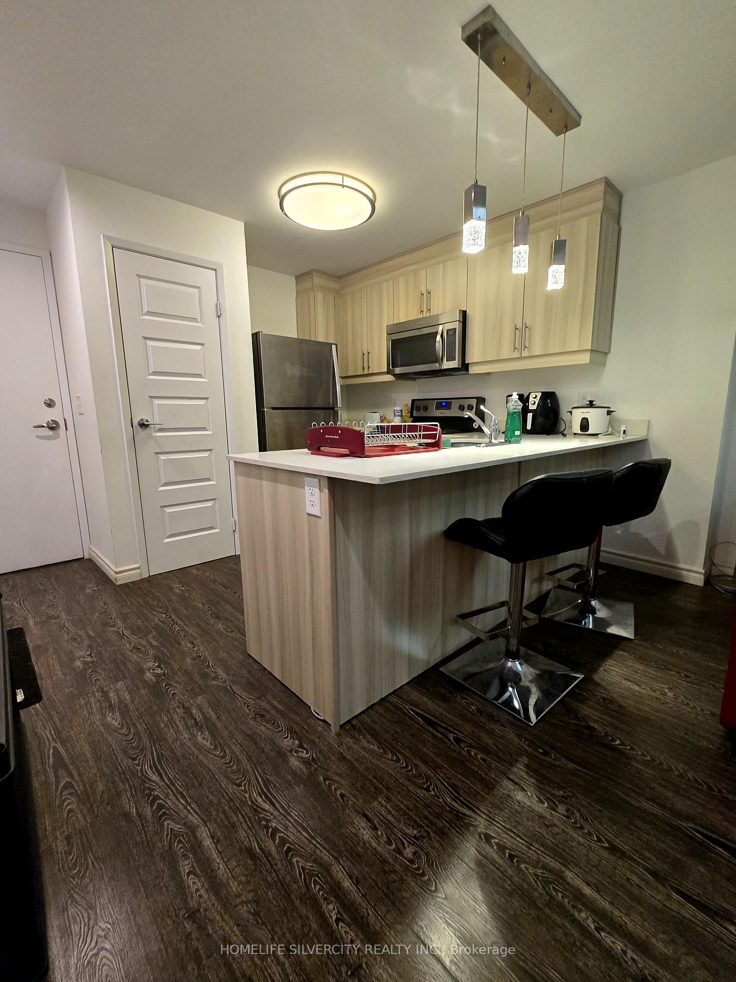 Photo 3 of Unit 905, 158 King Street N, Waterloo, Beechwood/University — HOMEH