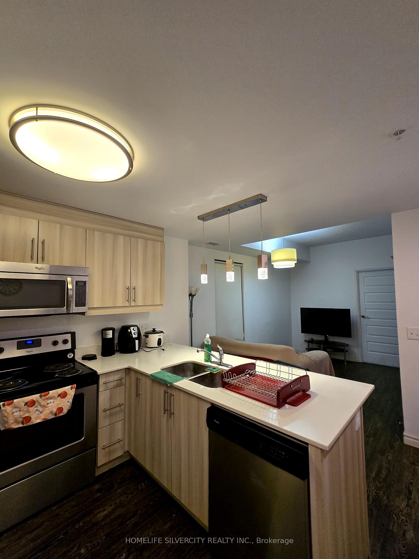 Photo 4 of Unit 905, 158 King Street N, Waterloo, Beechwood/University — HOMEH