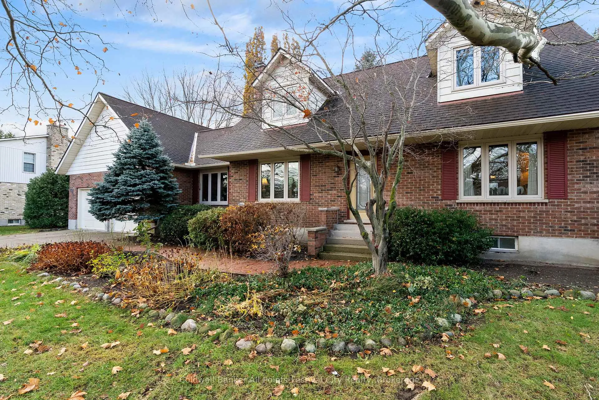 Photo 2 of 81287 Colborne Place, Goderich, Goderich (Town) — HOMEH