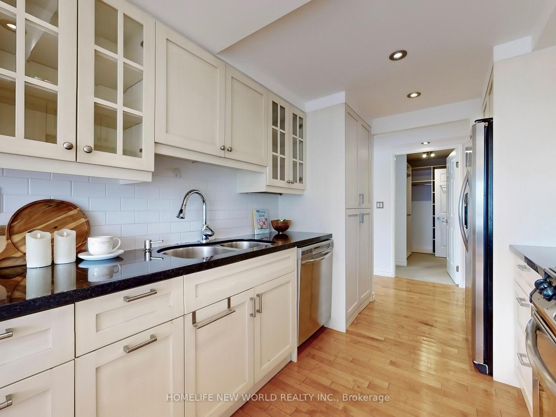 Photo 9 of Unit 1206, 7 Carlton Street, Toronto, Church-Yonge Corridor — HOMEH