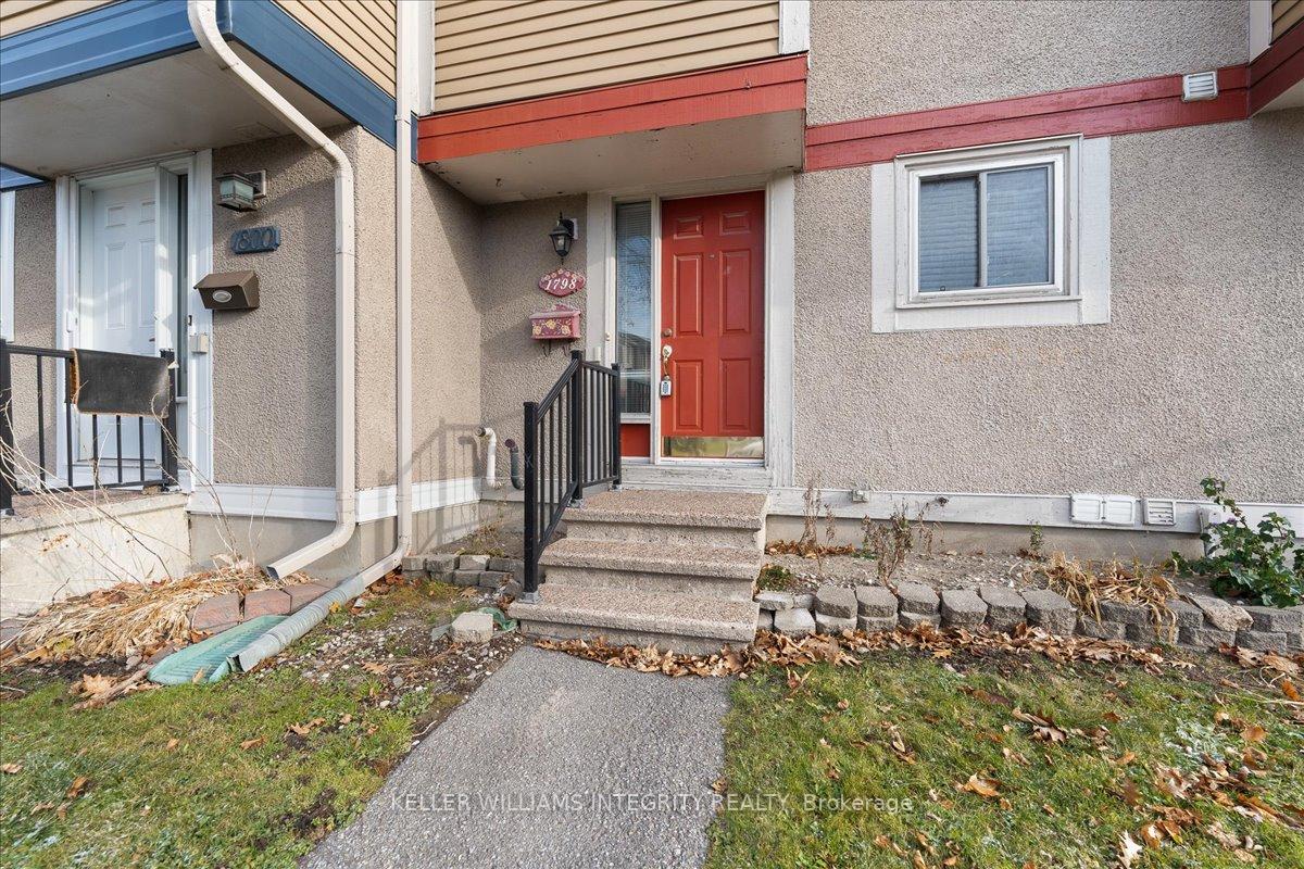 Photo 4 of 1798 Stonehenge Crescent, Ottawa, Pineview — HOMEH