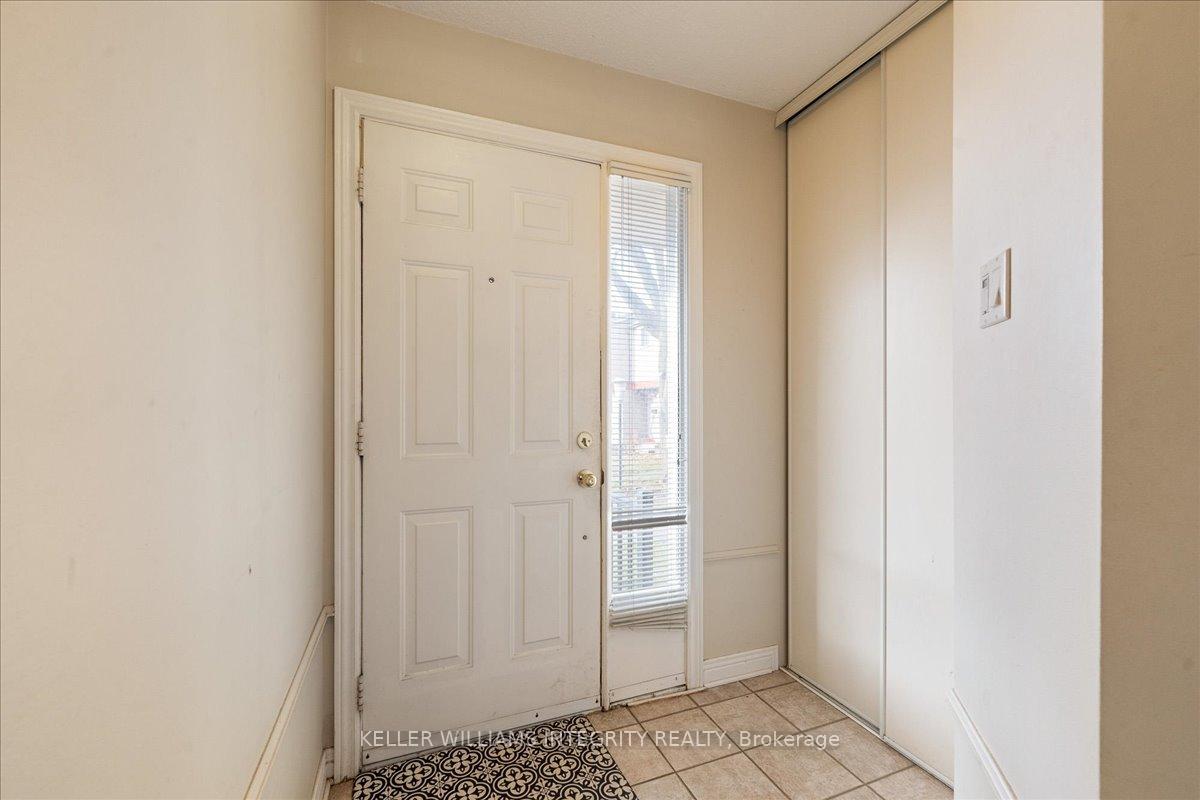 Photo 2 of 1798 Stonehenge Crescent, Ottawa, Pineview — HOMEH
