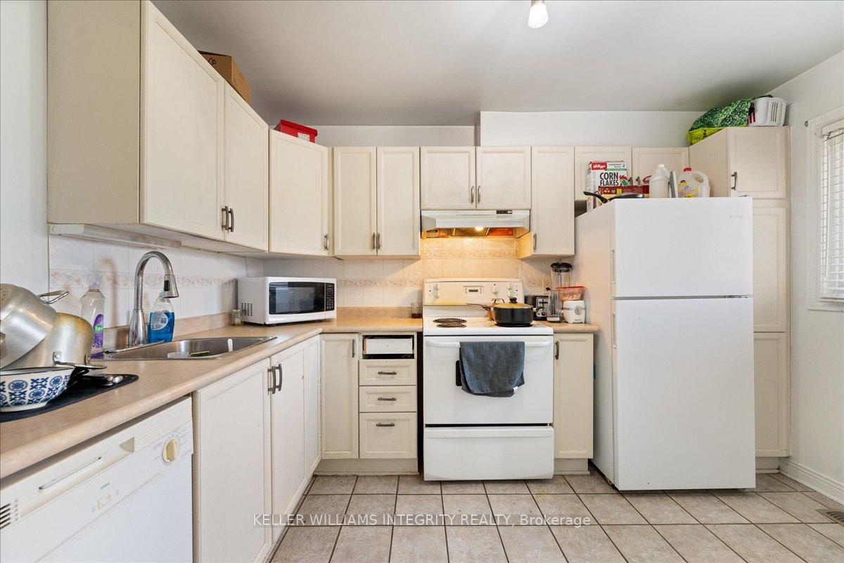 Photo 5 of 1798 Stonehenge Crescent, Ottawa, Pineview — HOMEH