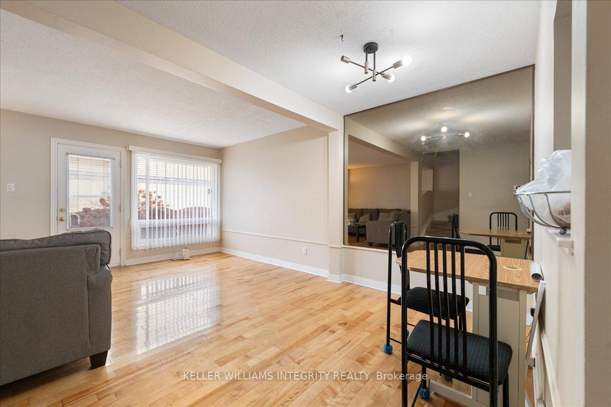 Photo 10 of 1798 Stonehenge Crescent, Ottawa, Pineview — HOMEH
