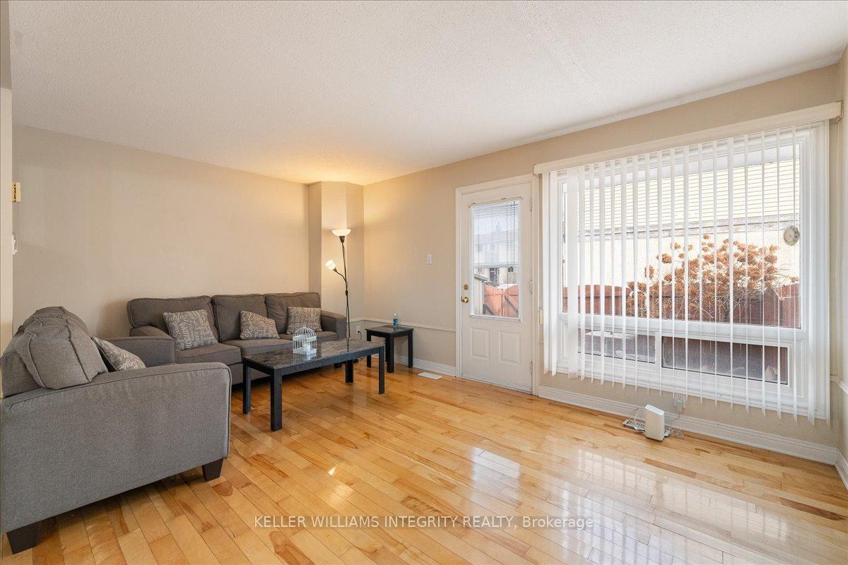 Photo 13 of 1798 Stonehenge Crescent, Ottawa, Pineview — HOMEH