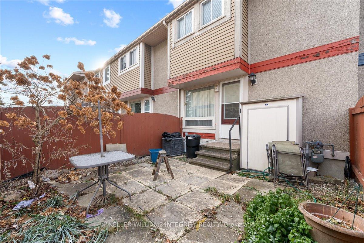 Photo 32 of 1798 Stonehenge Crescent, Ottawa, Pineview — HOMEH