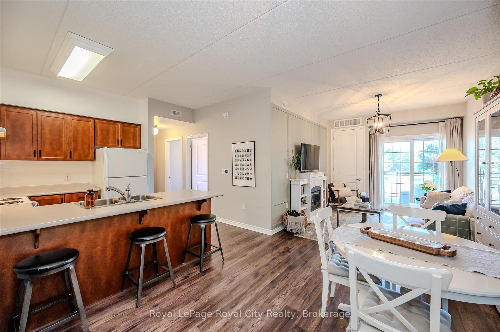 Photo 7 of Unit 123, 1077 Gordon Street, Guelph, Kortright West — HOMEH