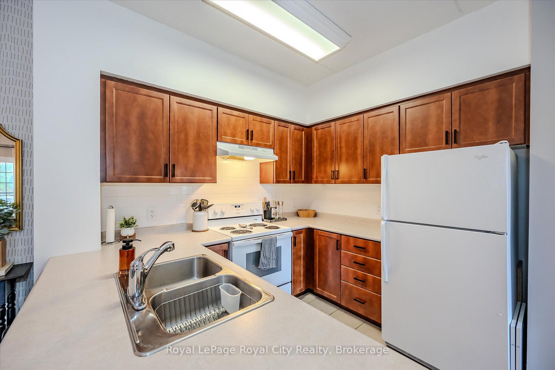 Photo 14 of Unit 123, 1077 Gordon Street, Guelph, Kortright West — HOMEH