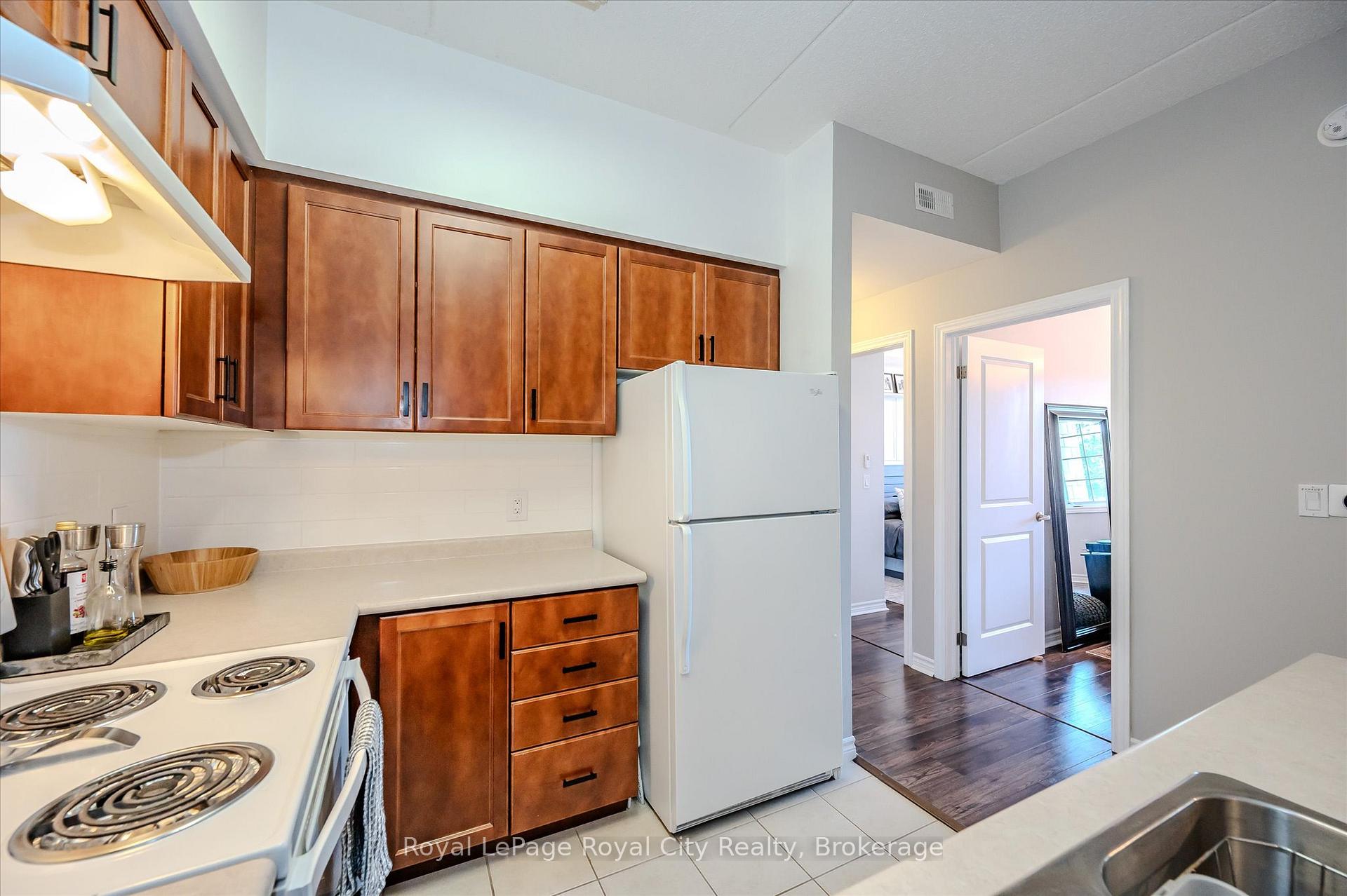 Photo 15 of Unit 123, 1077 Gordon Street, Guelph, Kortright West — HOMEH