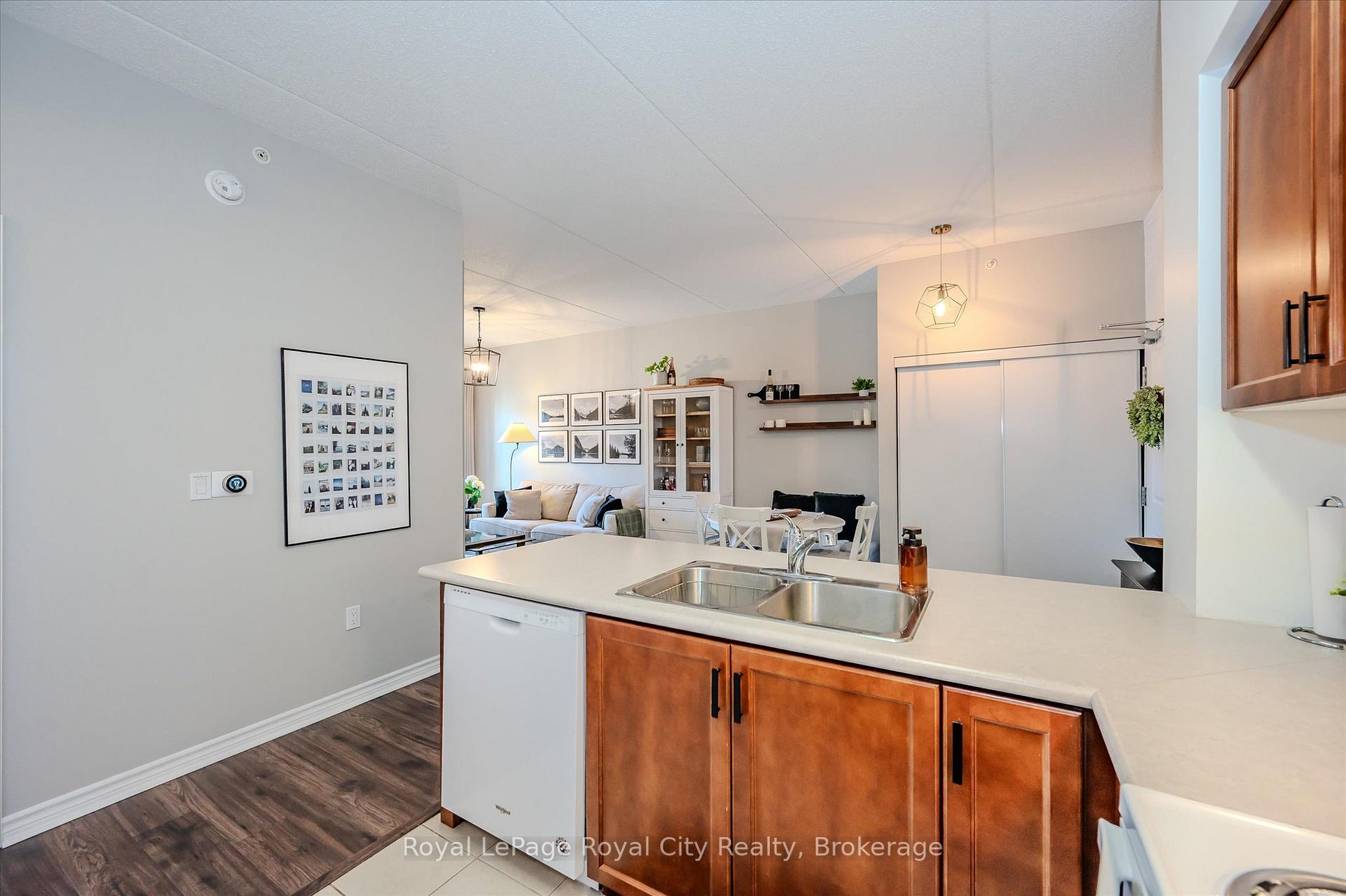 Photo 17 of Unit 123, 1077 Gordon Street, Guelph, Kortright West — HOMEH
