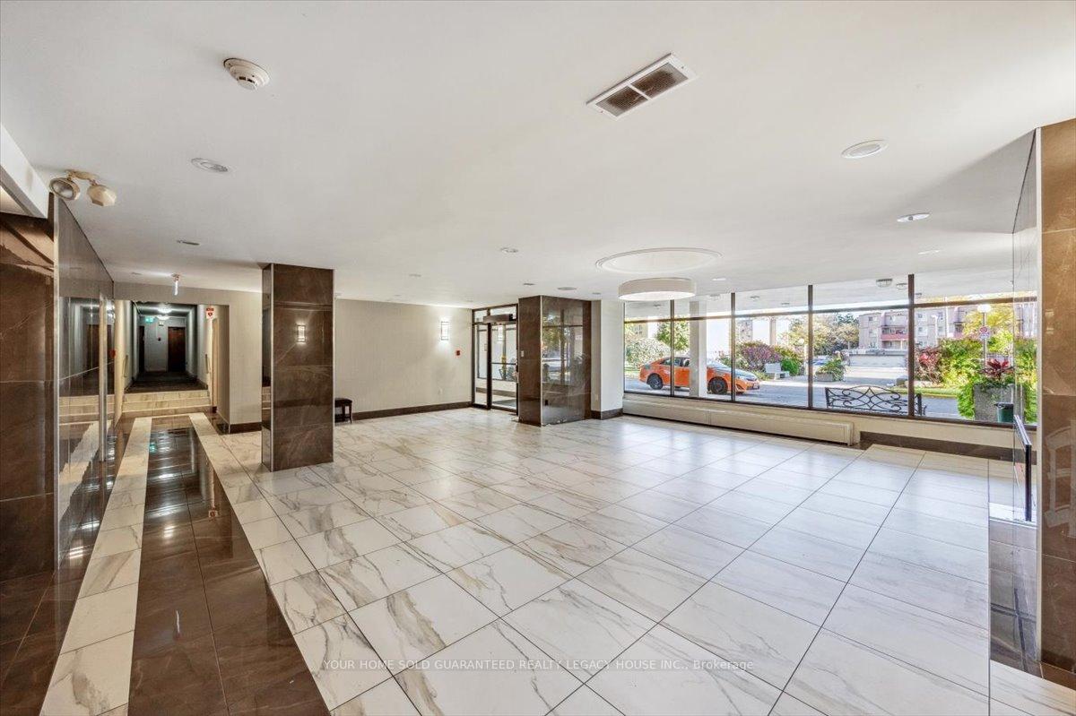 Photo 10 of Unit 607, 130 Neptune Drive, Toronto, Englemount-Lawrence — HOMEH