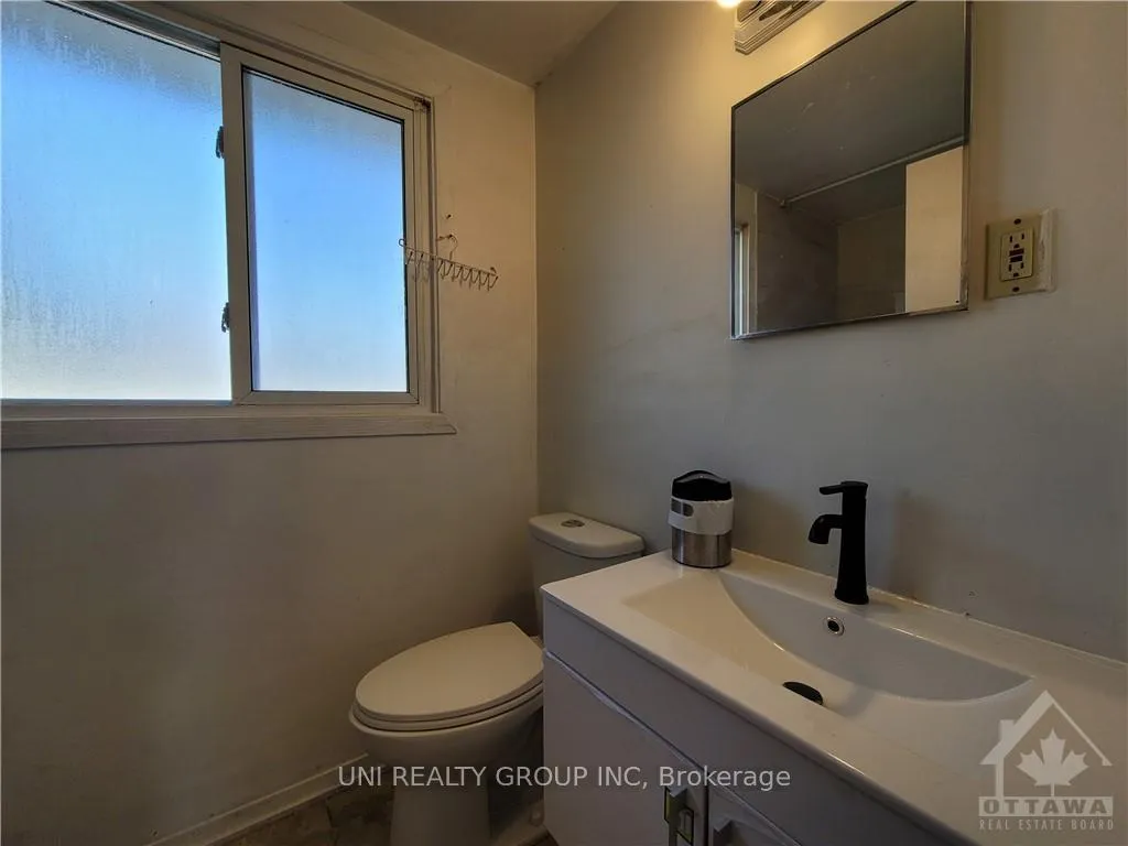 Photo 14 of Unit D, 1468 Heatherington Road, Ottawa, Heron Gate/Industrial Park — HOMEH
