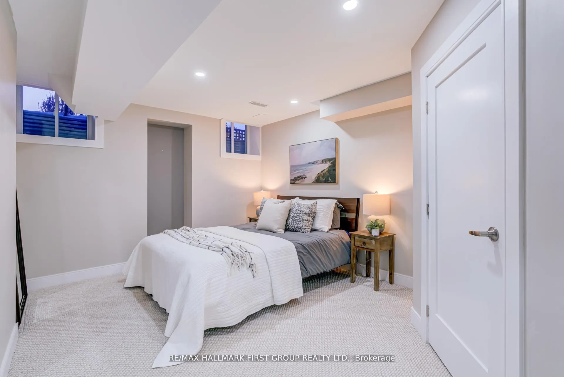 Photo 21 of 20 Capstan Court, Whitby, Lynde Creek — HOMEH