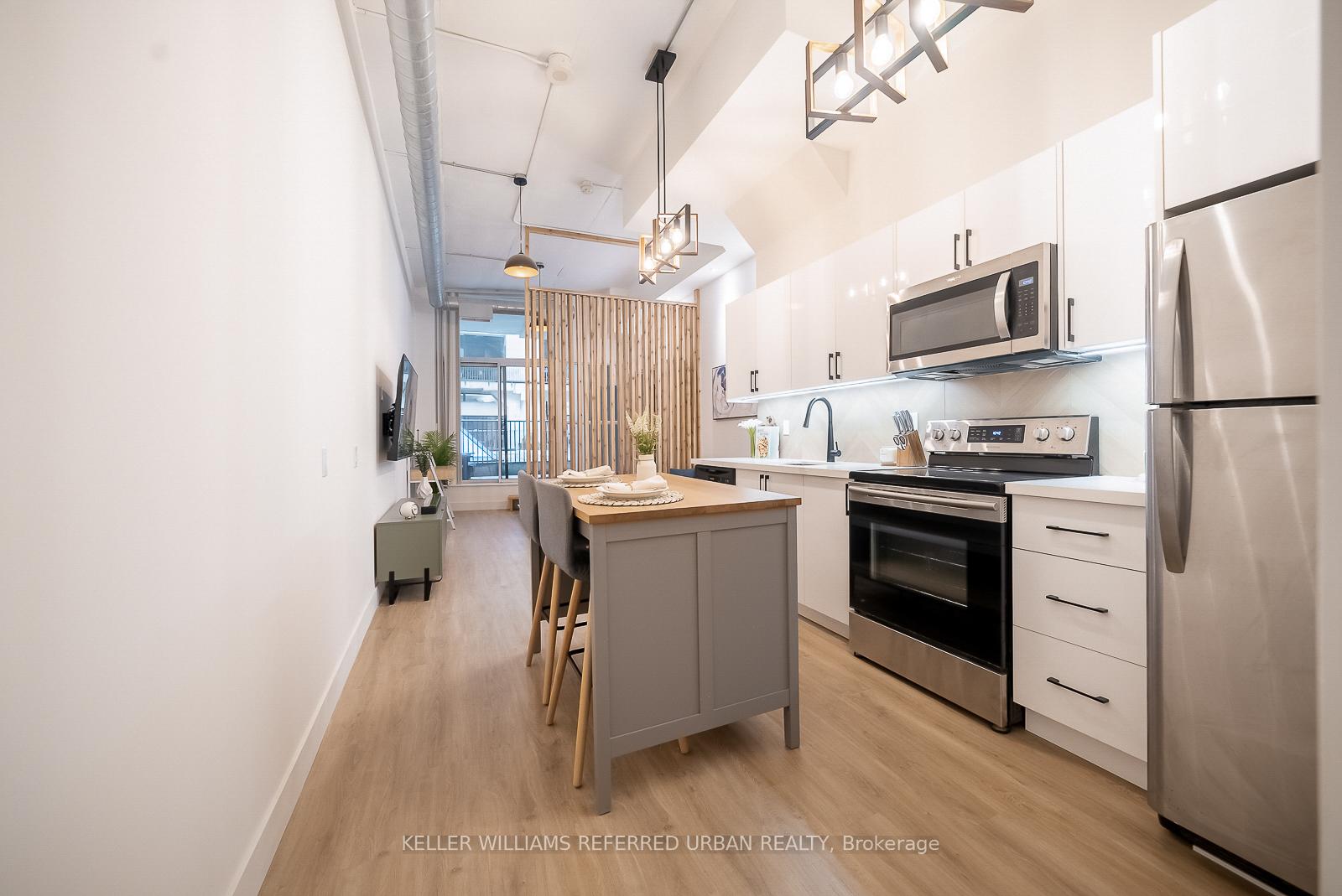 Front of Unit 633, 155 Dalhousie Street