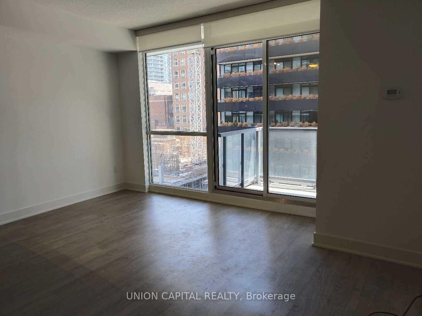 Photo 6 of Unit 504, 30 Roehampton Avenue, Toronto, Mount Pleasant West — HOMEH