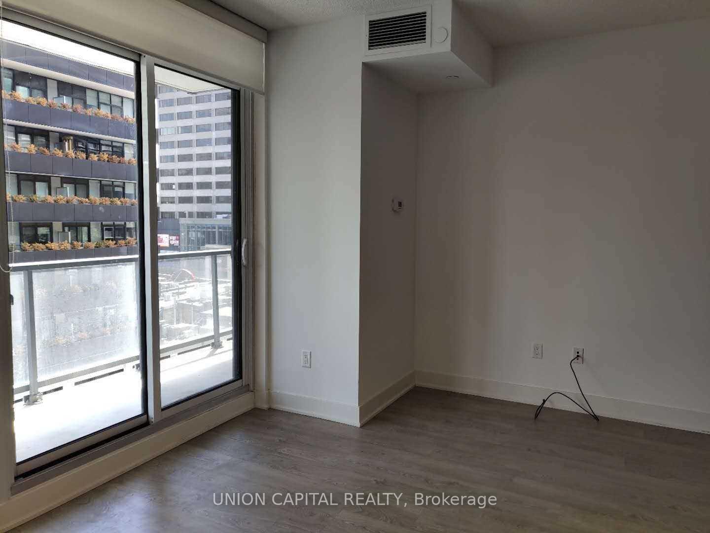 Photo 7 of Unit 504, 30 Roehampton Avenue, Toronto, Mount Pleasant West — HOMEH