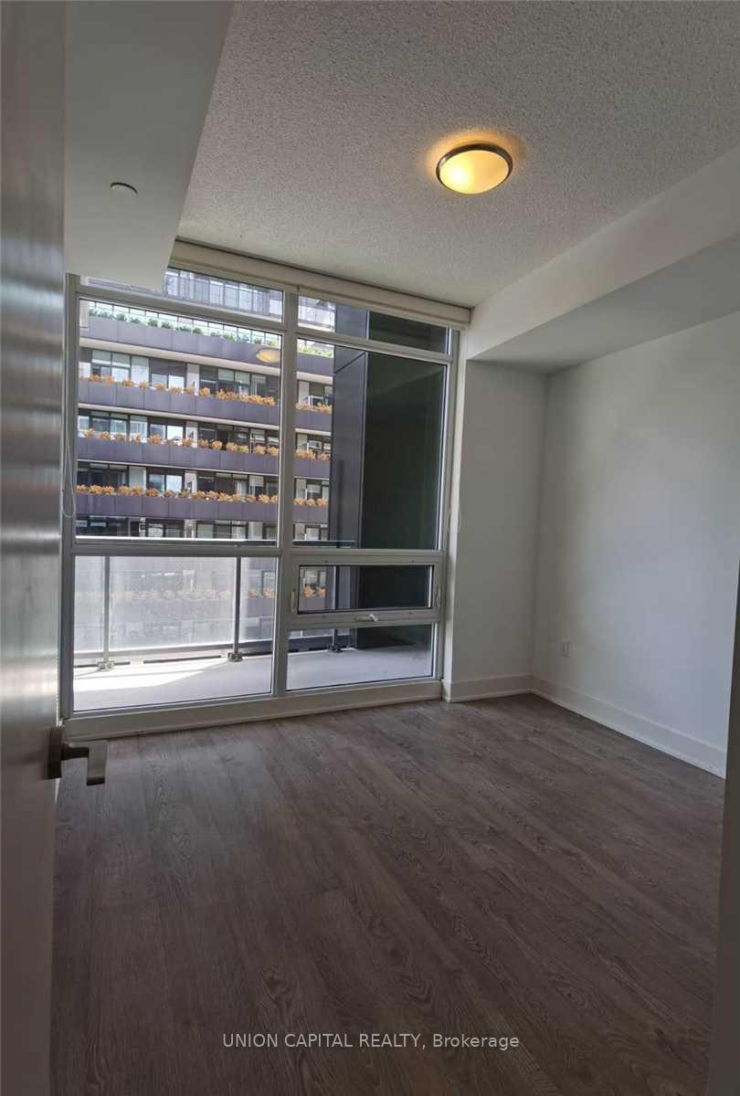 Photo 8 of Unit 504, 30 Roehampton Avenue, Toronto, Mount Pleasant West — HOMEH