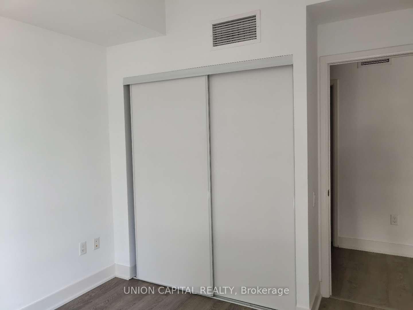 Photo 9 of Unit 504, 30 Roehampton Avenue, Toronto, Mount Pleasant West — HOMEH