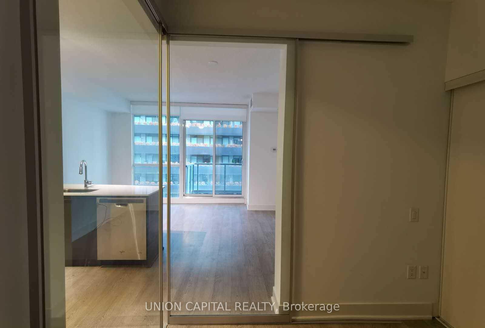 Photo 10 of Unit 504, 30 Roehampton Avenue, Toronto, Mount Pleasant West — HOMEH