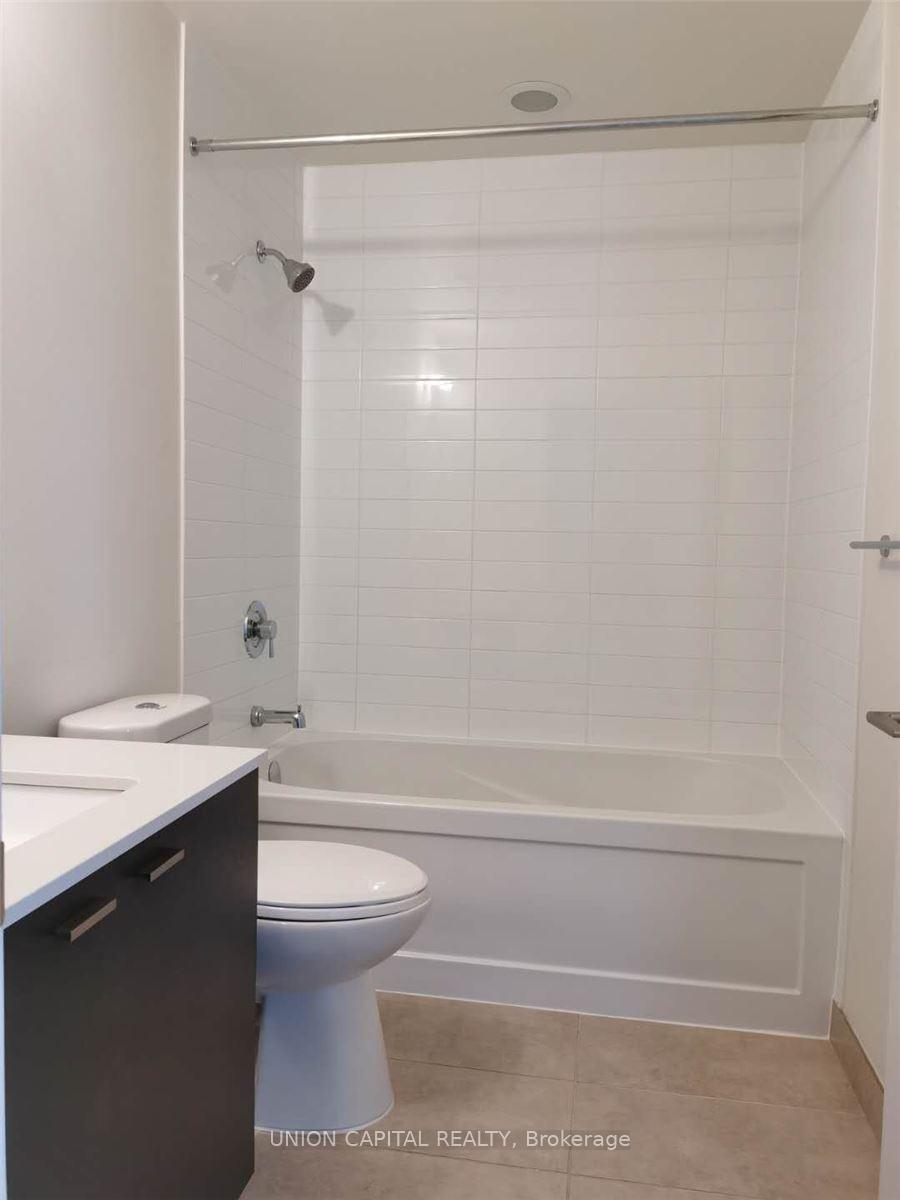 Photo 12 of Unit 504, 30 Roehampton Avenue, Toronto, Mount Pleasant West — HOMEH