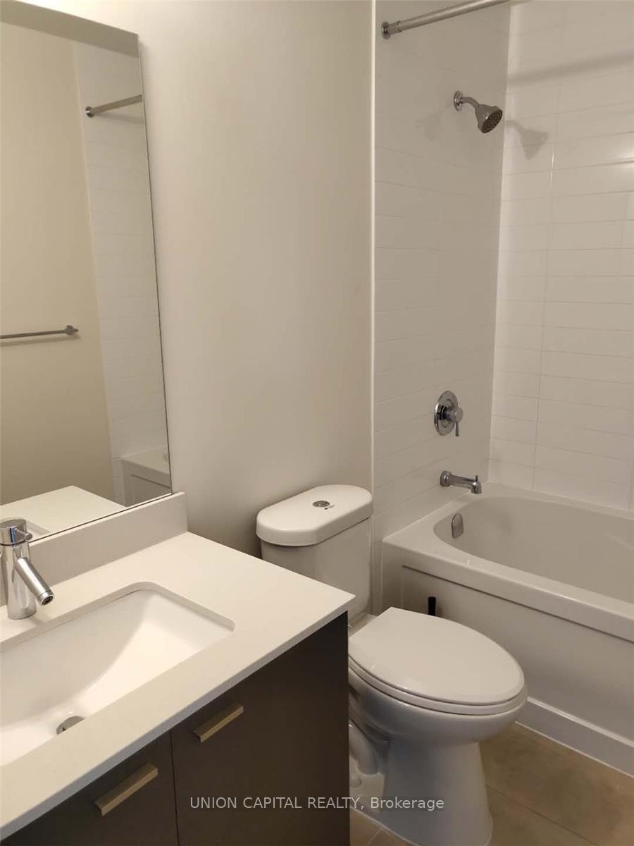 Photo 13 of Unit 504, 30 Roehampton Avenue, Toronto, Mount Pleasant West — HOMEH