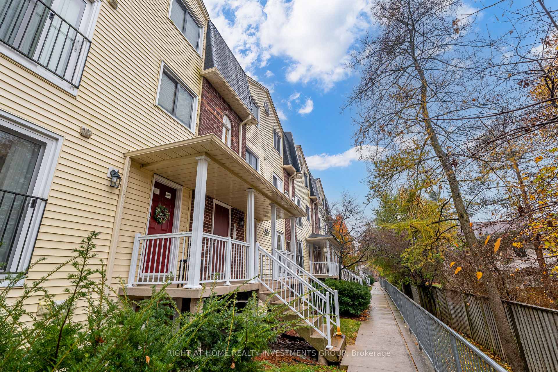 Photo 4 of Unit 112, 456 Janefield Avenue, Guelph, Dovercliffe Park/Old University — HOMEH