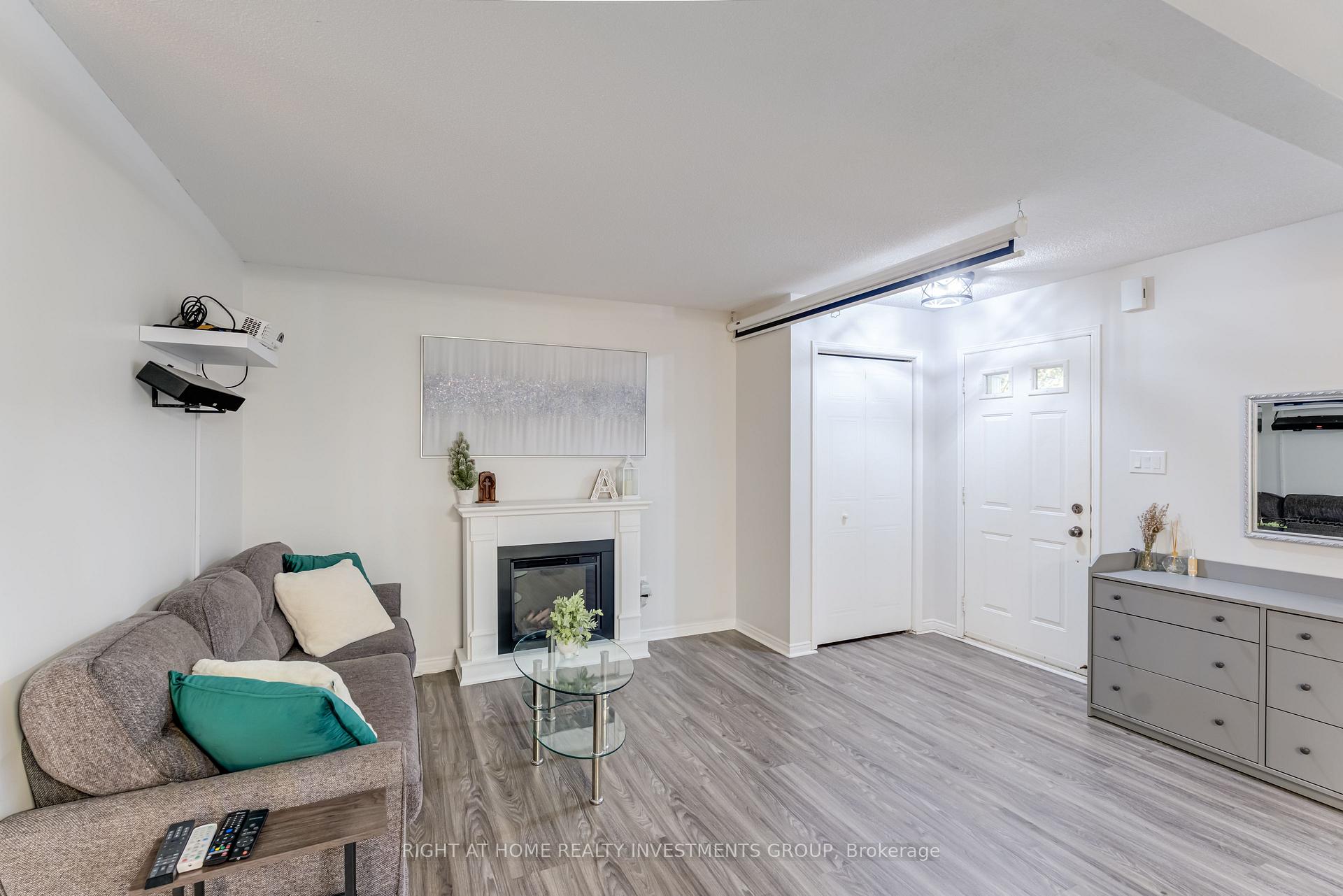 Photo 7 of Unit 112, 456 Janefield Avenue, Guelph, Dovercliffe Park/Old University — HOMEH