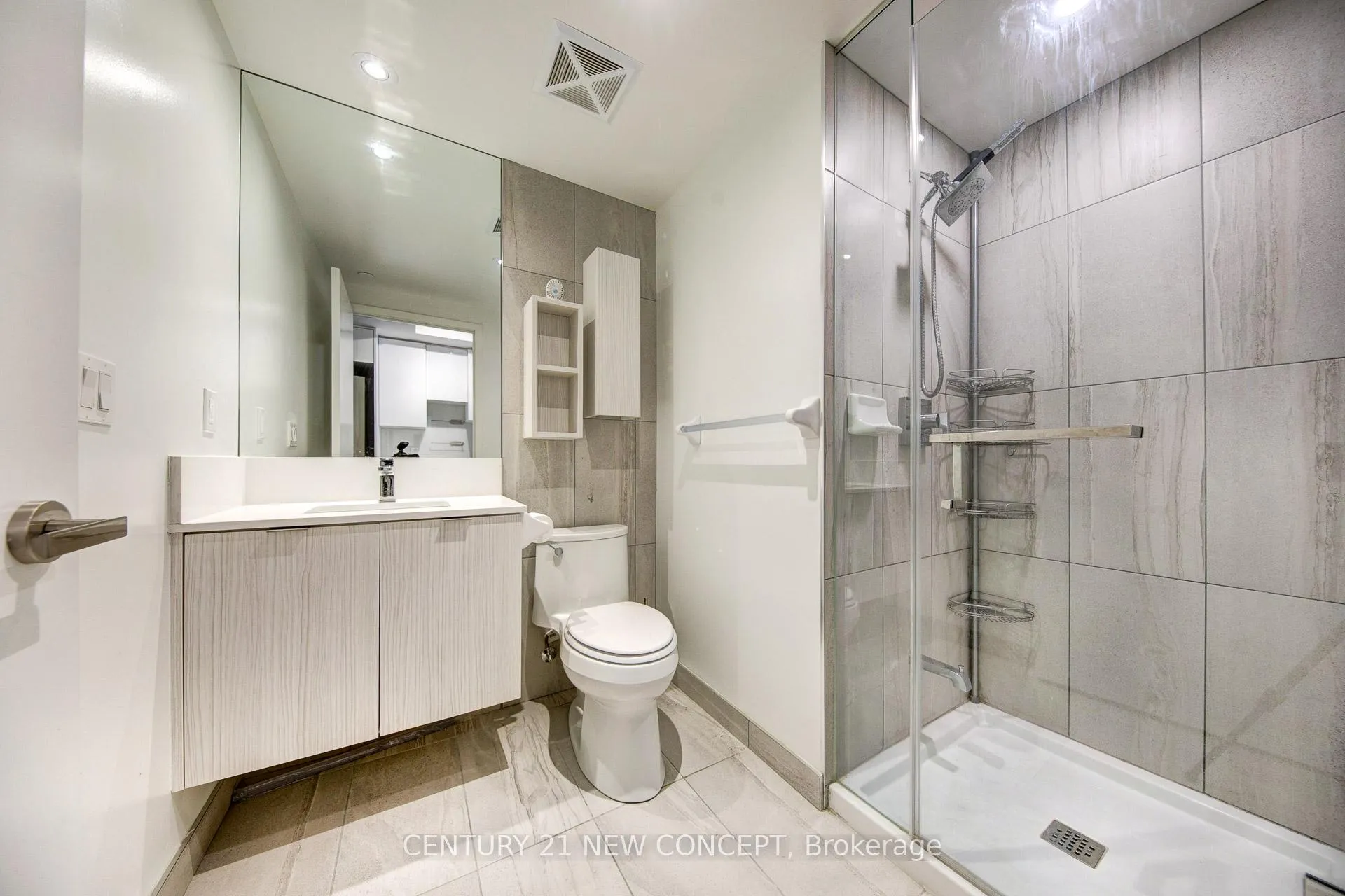 Photo 16 of Unit 3305, 99 Broadway Avenue, Toronto, Mount Pleasant West — HOMEH